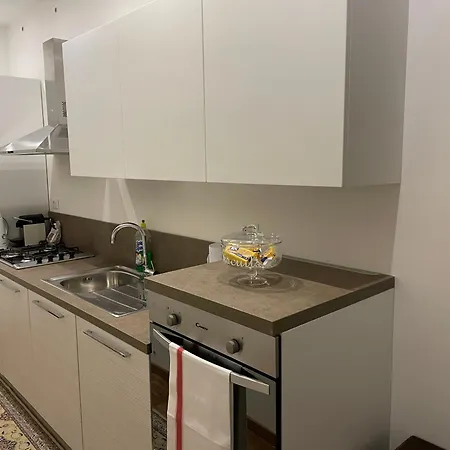 Sara In Apartamento
