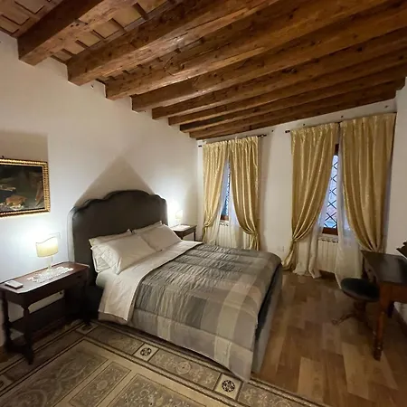 Sara In Daire Venedik